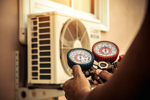 Professional Heat Pump Repair technician working in Richmond, IL